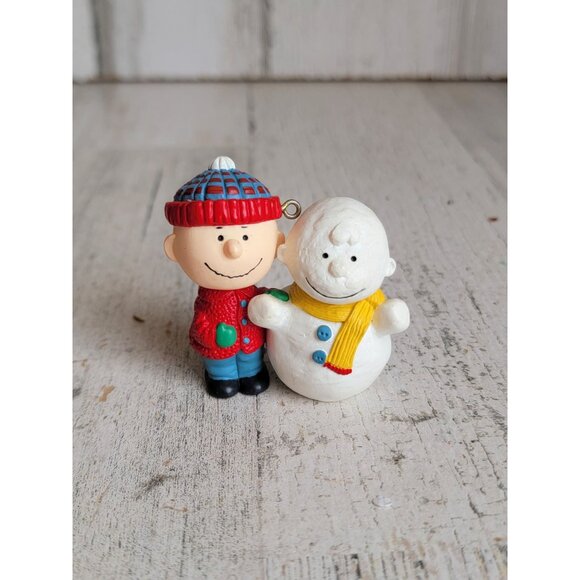 Hallmark charlie brown snowman ornament Xmas Snoopy - Picture 1 of 6